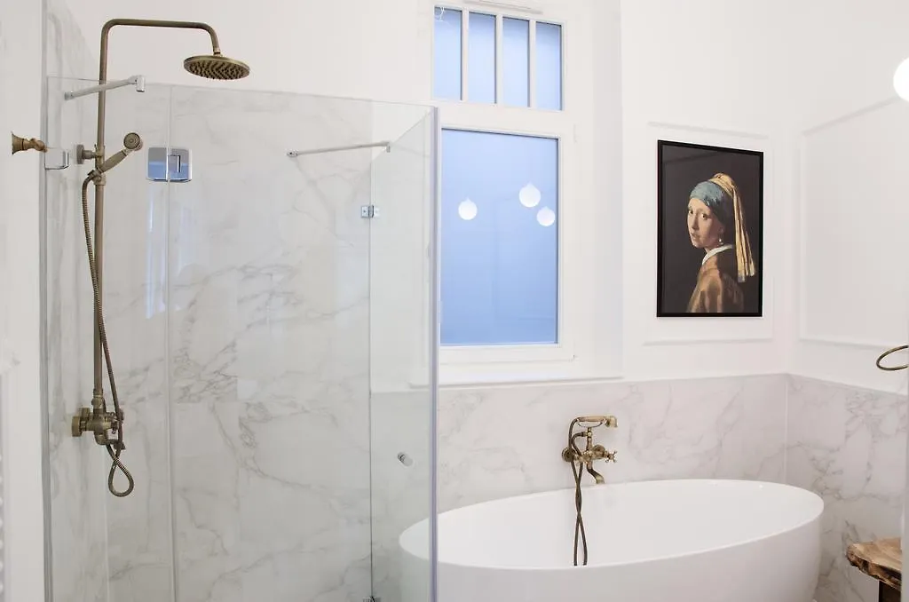 בודפשט Luxury Apartment By Hi5 - Szervita Suite הונגריה