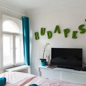 Apartment Queen Bed, Budapest