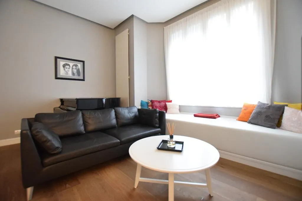 Luxury Apartment By Hi5 - Szervita Suite Budapest