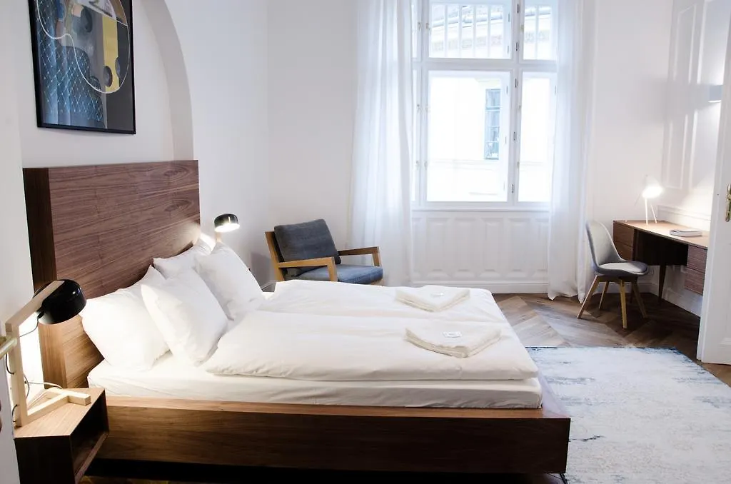 Luxury Apartment By Hi5 - Szervita Suite Budapest Hungary