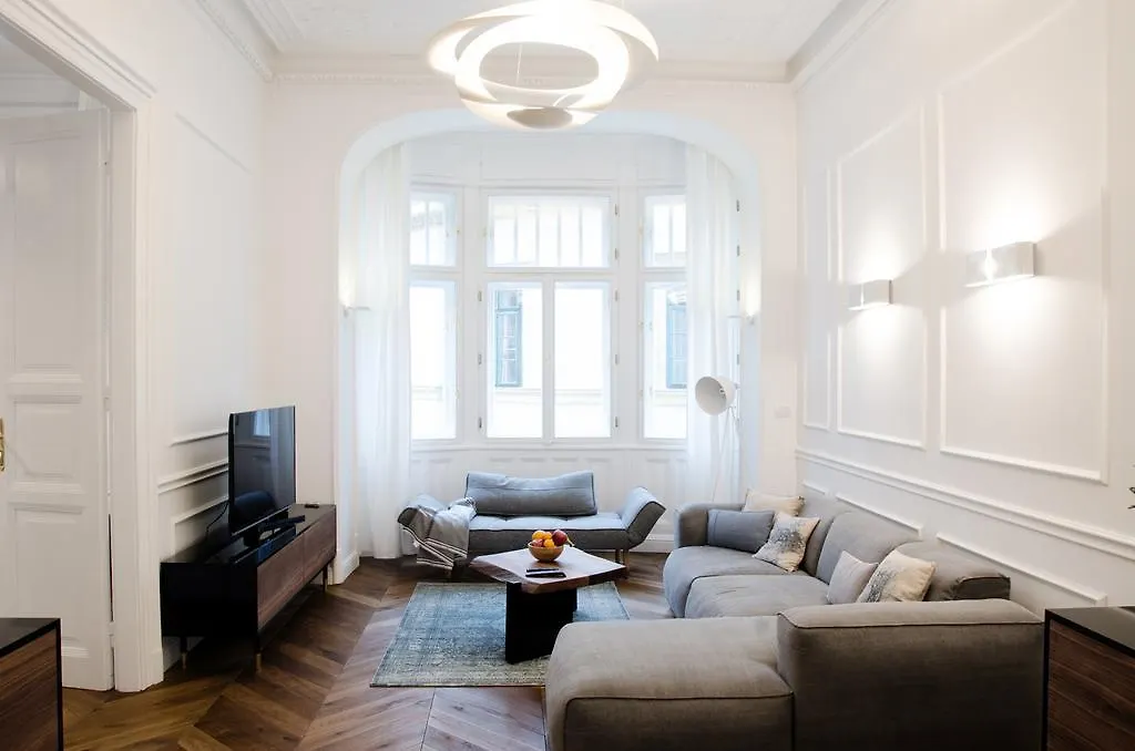 Luxury Apartment By Hi5 - Szervita Suite Budapest