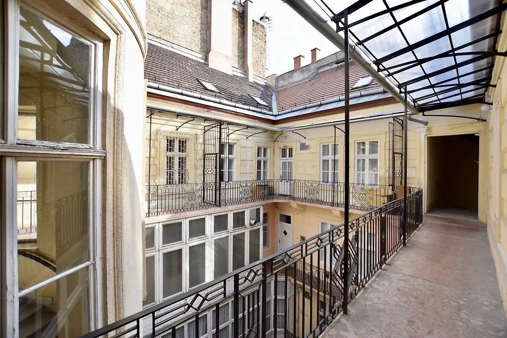 Luxury Apartment By Hi5 - Szervita Suite Budapeszt Węgry