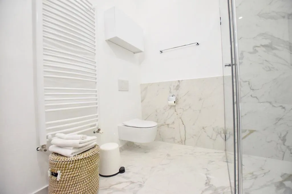 Luxury Apartment By Hi5 - Szervita Suite Budapeszt