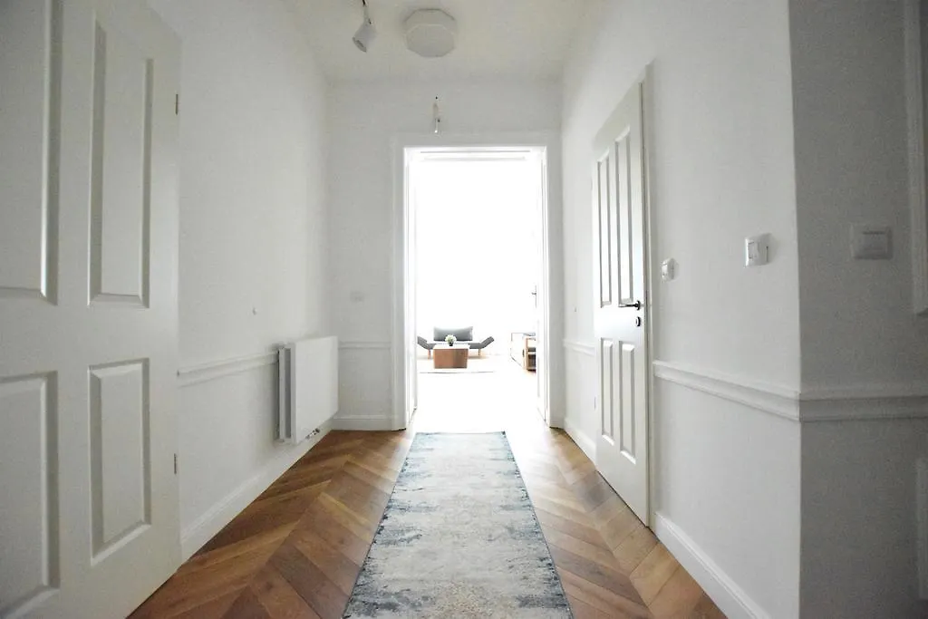 Luxury Apartment By Hi5 - Szervita Suite Budapeszt