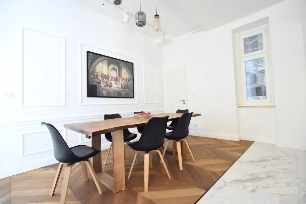 Luxury Apartment By Hi5 - Szervita Suite Budapeszt