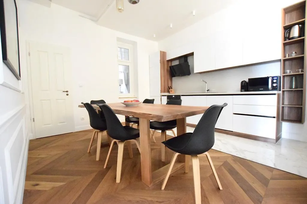 Luxury Apartment By Hi5 - Szervita Suite Budapeszt